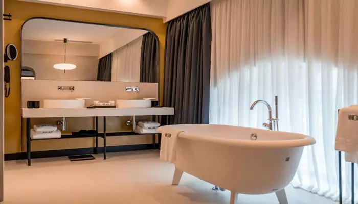 هتل مونوگراف اسکوئر تفلیس